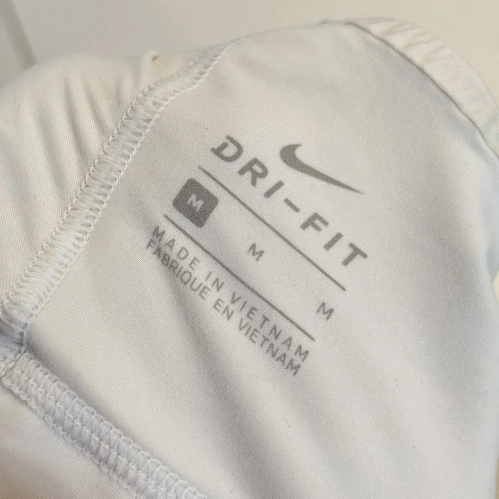Nike Women M White Luxe Swoosh Dri-Fit Sports Bra Support Size M Soft Strappy